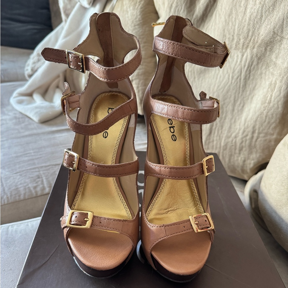 bebe Delaney size 6 heels